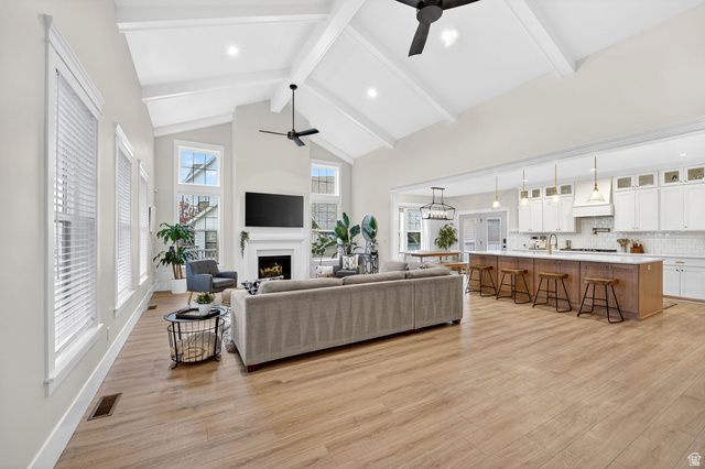 11524 S SILVER POND DR, South Jordan, UT 84009