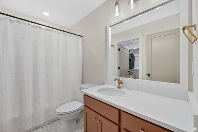 11524 S SILVER POND DR, South Jordan, UT 84009