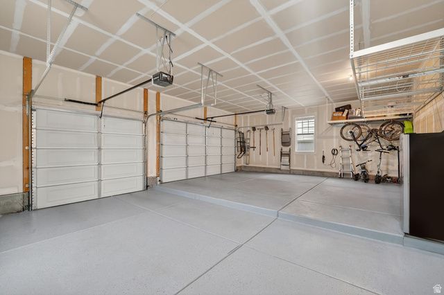 11524 S SILVER POND DR, South Jordan, UT 84009