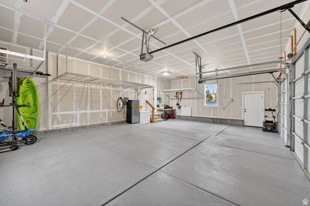 11524 S SILVER POND DR, South Jordan, UT 84009