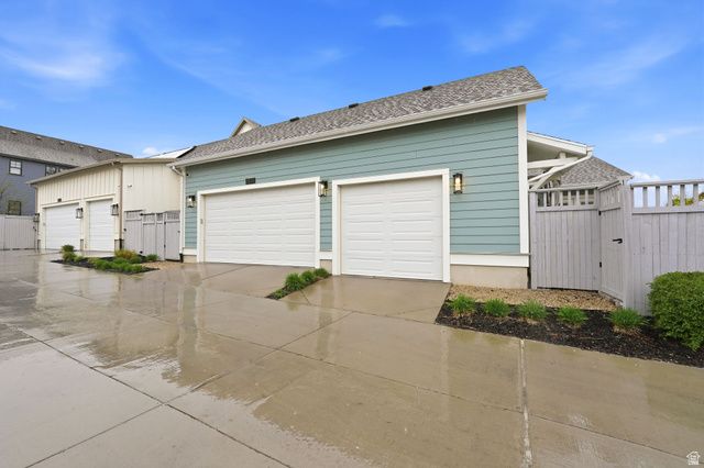 11524 S SILVER POND DR, South Jordan, UT 84009