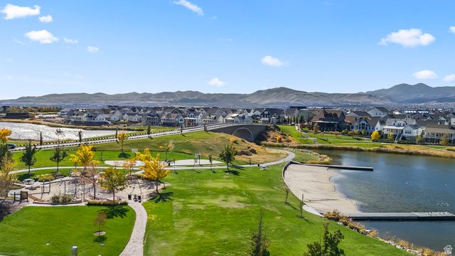 11524 S SILVER POND DR, South Jordan, UT 84009