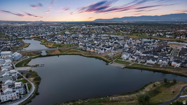 11524 S SILVER POND DR, South Jordan, UT 84009