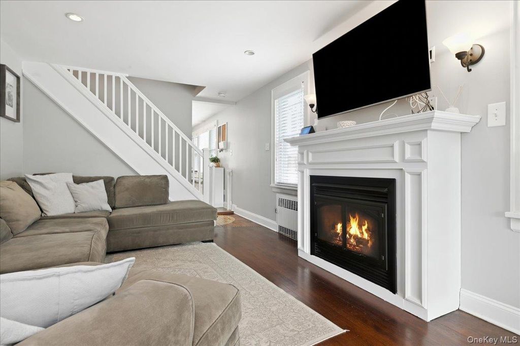 1090 Webber Avenue, South Hempstead, NY 11550 — photo 5
