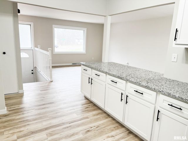 2230 N WINNEBAGO Court, Peoria, IL 61614