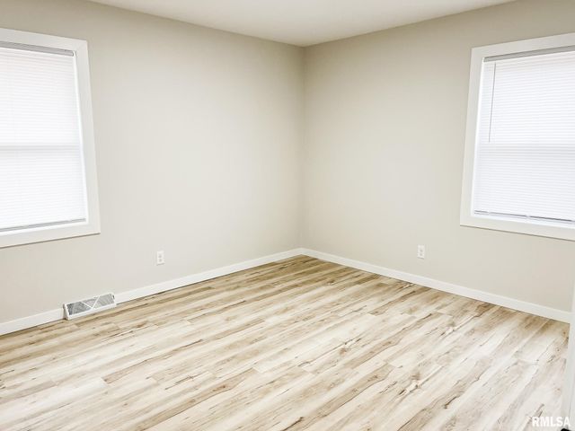 2230 N WINNEBAGO Court, Peoria, IL 61614