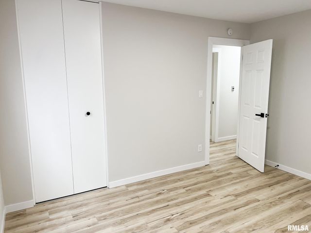 2230 N WINNEBAGO Court, Peoria, IL 61614