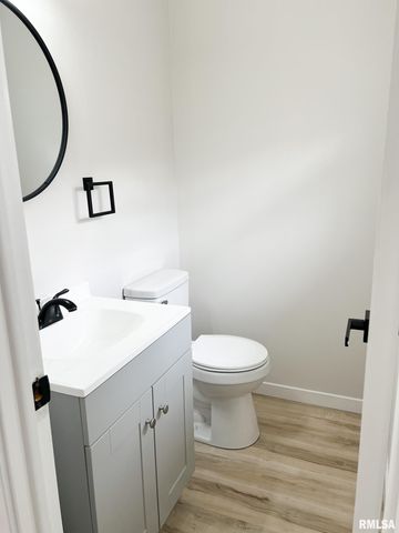 2230 N WINNEBAGO Court, Peoria, IL 61614