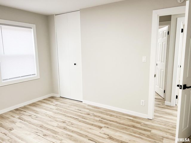 2230 N WINNEBAGO Court, Peoria, IL 61614