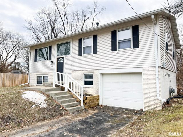 2230 N WINNEBAGO Court, Peoria, IL 61614