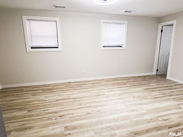 2230 N WINNEBAGO Court, Peoria, IL 61614