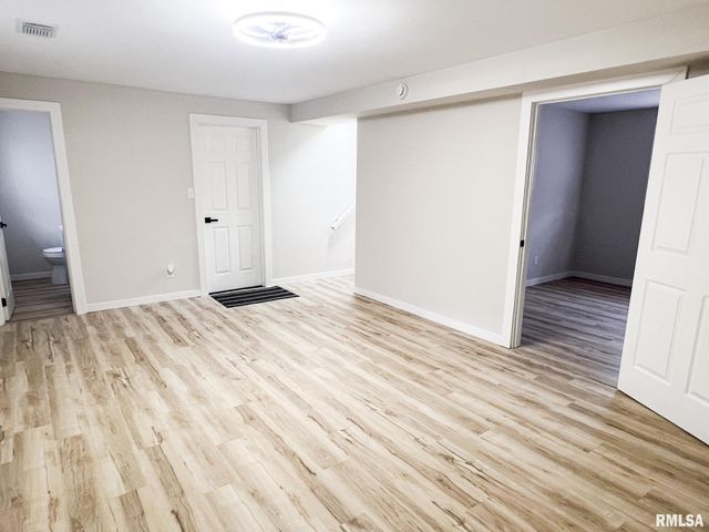 2230 N WINNEBAGO Court, Peoria, IL 61614