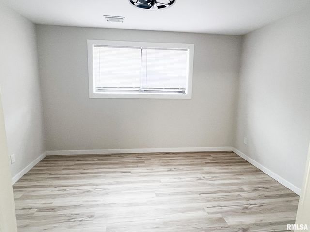 2230 N WINNEBAGO Court, Peoria, IL 61614