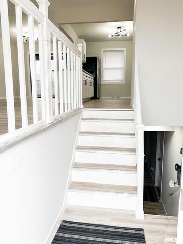 2230 N WINNEBAGO Court, Peoria, IL 61614