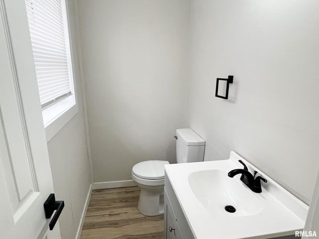 2230 N WINNEBAGO Court, Peoria, IL 61614