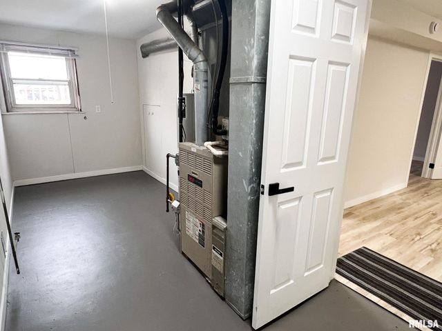 2230 N WINNEBAGO Court, Peoria, IL 61614