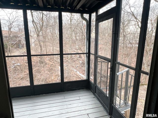 2230 N WINNEBAGO Court, Peoria, IL 61614