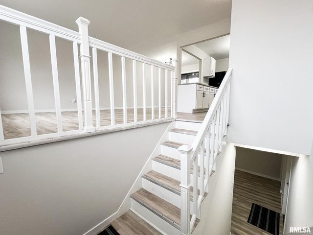 2230 N WINNEBAGO Court, Peoria, IL 61614