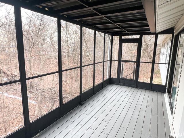 2230 N WINNEBAGO Court, Peoria, IL 61614