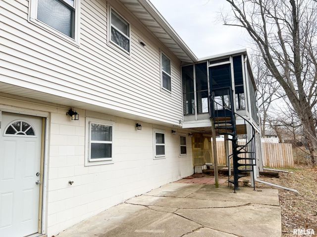 2230 N WINNEBAGO Court, Peoria, IL 61614