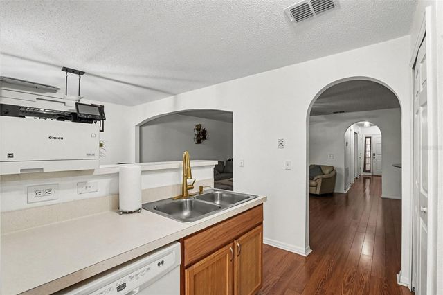 4607 ASHBURN SQUARE DRIVE, Tampa, FL 33610