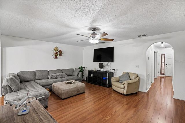 4607 ASHBURN SQUARE DRIVE, Tampa, FL 33610