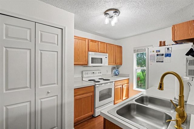 4607 ASHBURN SQUARE DRIVE, Tampa, FL 33610