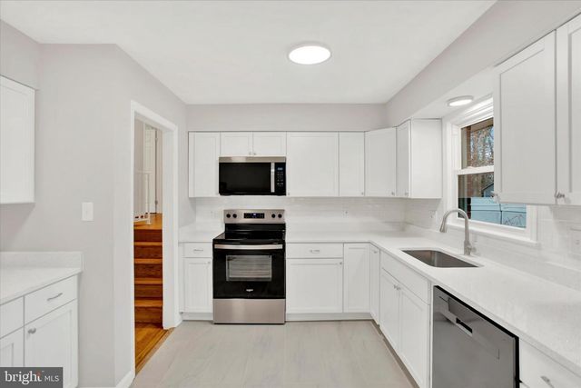 6413 WHITE OAK AVE, Temple Hills, MD 20748