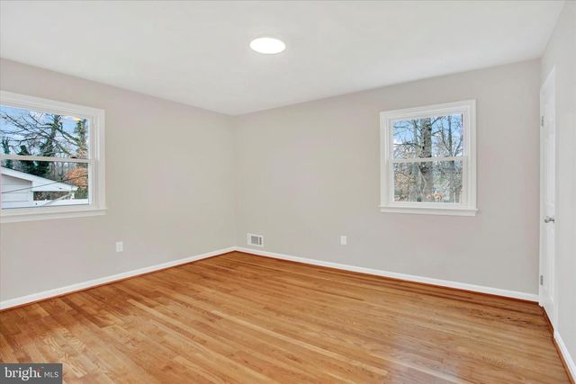 6413 WHITE OAK AVE, Temple Hills, MD 20748