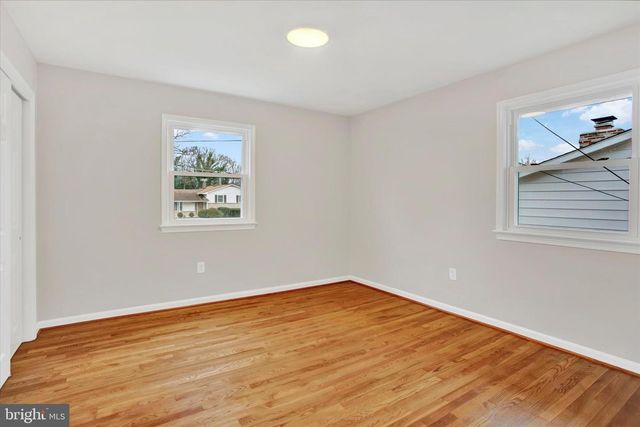 6413 WHITE OAK AVE, Temple Hills, MD 20748