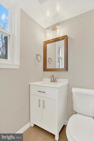 6413 WHITE OAK AVE, Temple Hills, MD 20748