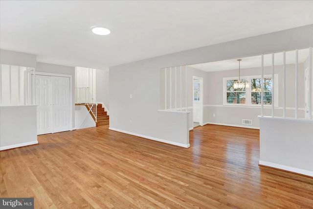 6413 WHITE OAK AVE, Temple Hills, MD 20748