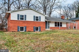6413 WHITE OAK AVE, Temple Hills, MD 20748