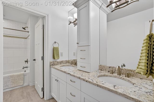 7247 Ardsley Lane, Independence Charter Township, MI 48348