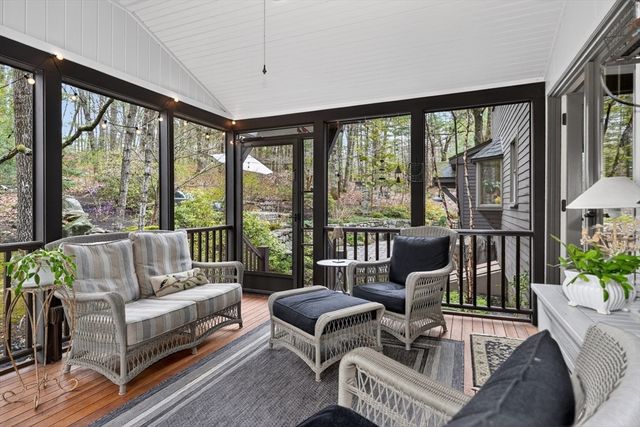 10 Davis Rd, Tyngsborough, MA 01879