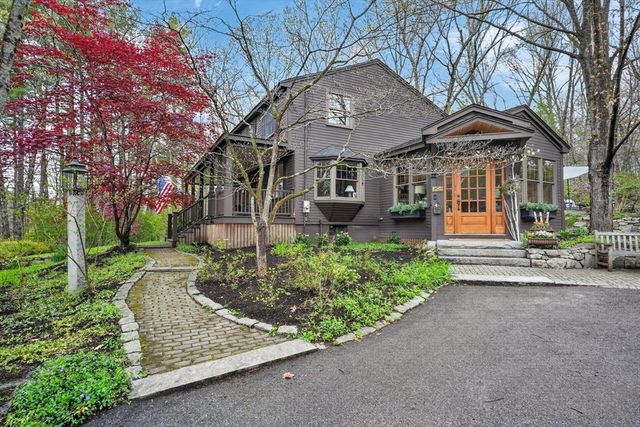 10 Davis Rd, Tyngsborough, MA 01879