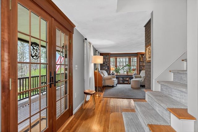 10 Davis Rd, Tyngsborough, MA 01879