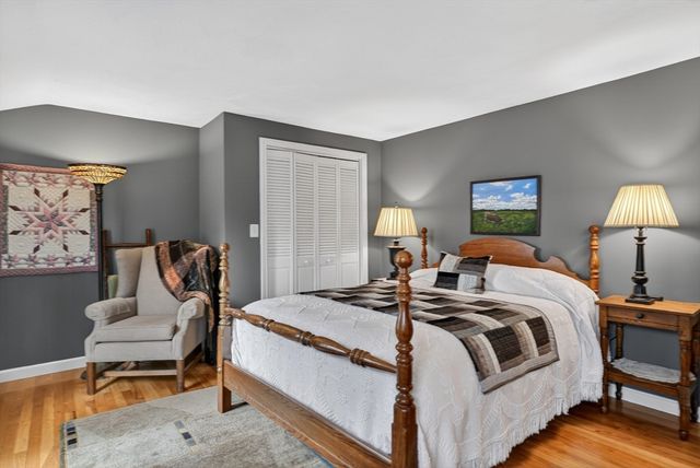 10 Davis Rd, Tyngsborough, MA 01879