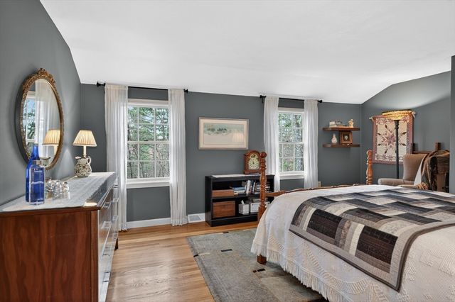 10 Davis Rd, Tyngsborough, MA 01879