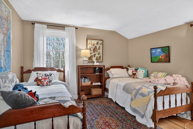 10 Davis Rd, Tyngsborough, MA 01879