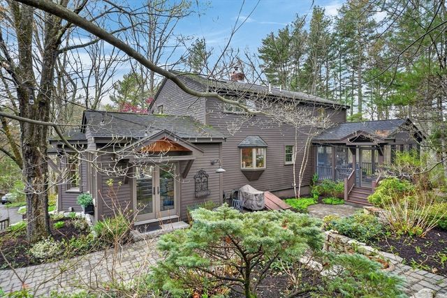 10 Davis Rd, Tyngsborough, MA 01879