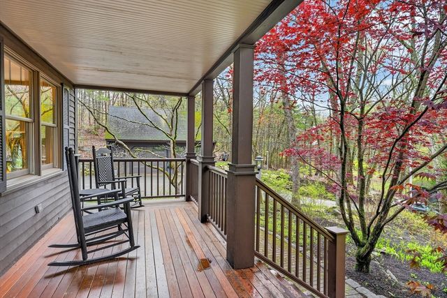 10 Davis Rd, Tyngsborough, MA 01879