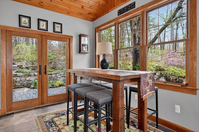 10 Davis Rd, Tyngsborough, MA 01879