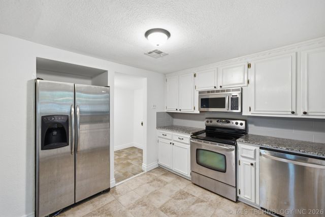 10035 Bryant Road, Henryetta, OK 74437
