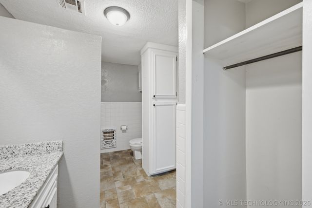 10035 Bryant Road, Henryetta, OK 74437