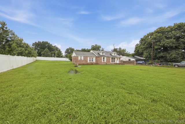10035 Bryant Road, Henryetta, OK 74437