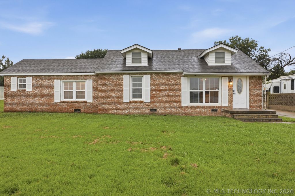 10035 Bryant Road, Henryetta, OK 74437