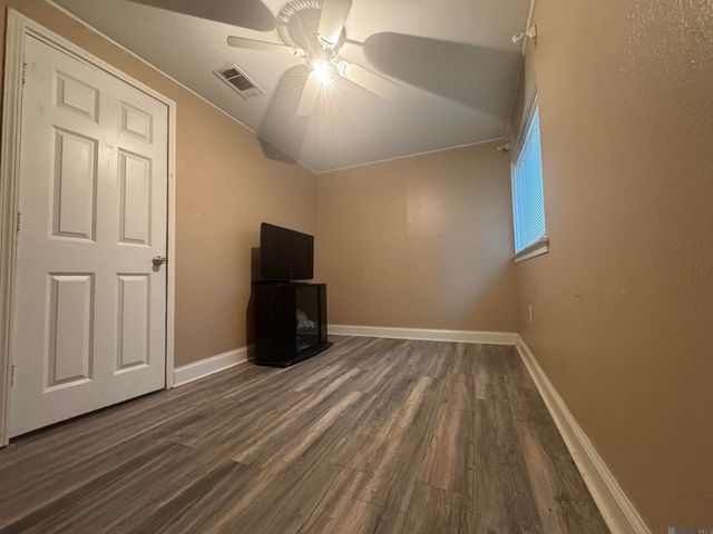 9254 Corlett Dr, Baton Rouge, LA 70811