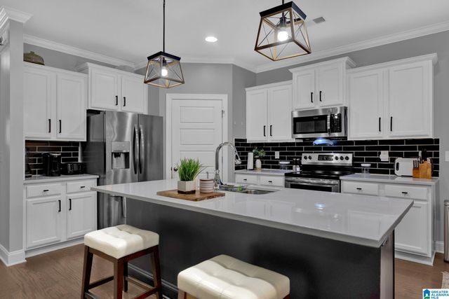 7047 PINE MOUNTAIN CIRCLE, Gardendale, AL 35071