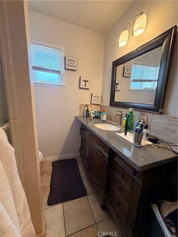 22233 Roscoe, West Hills, CA 91304